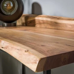 Akazienschreibtisch Live Edge - Natürliches und robustes Design