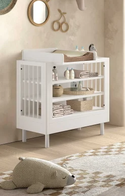 Babyzimmer Forrest: Babybett 60x120cm, Wickeltisch mit Wickelauflage - Weißbuche