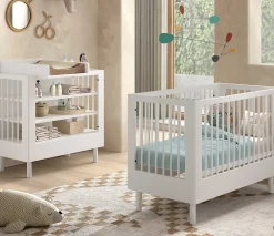 Babyzimmer Forrest: Babybett 60x120cm, Wickeltisch mit Wickelauflage - Weißbuche