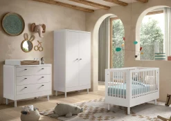Babyzimmer Forrest: Babybett 60x120cm, Kommode mit Windelregal, Kleiderschrank - Weißbuche