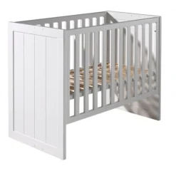 Babyzimmer-Set Billy - Dreitüriger Kleiderschrank, Kommode, Wickeltisch und Babybett - MDF/Weiß