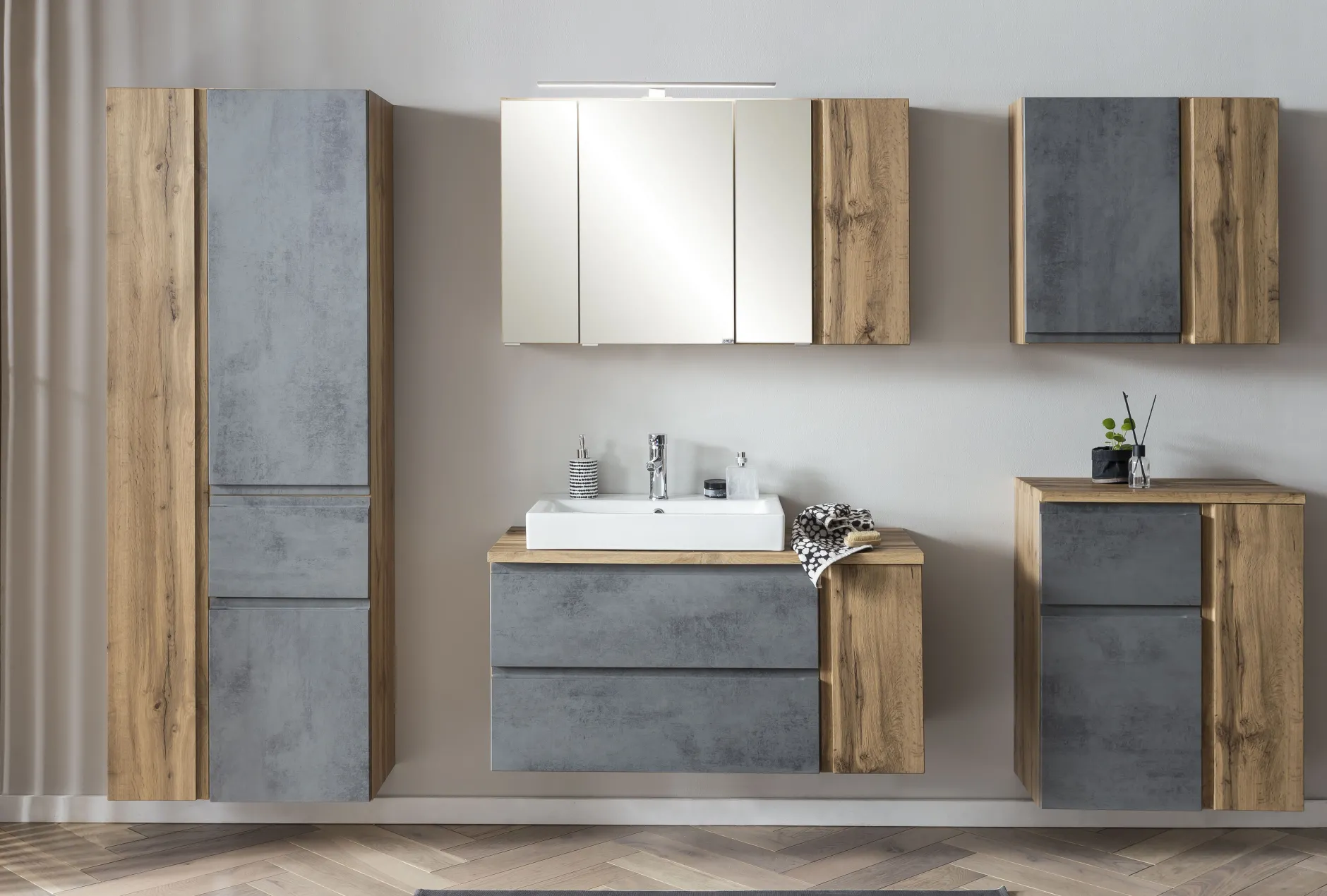 Badezimmerset Varese | Waschtisch und Spiegelschrank mit Beleuchtung | Wotan Eiche Beton Design