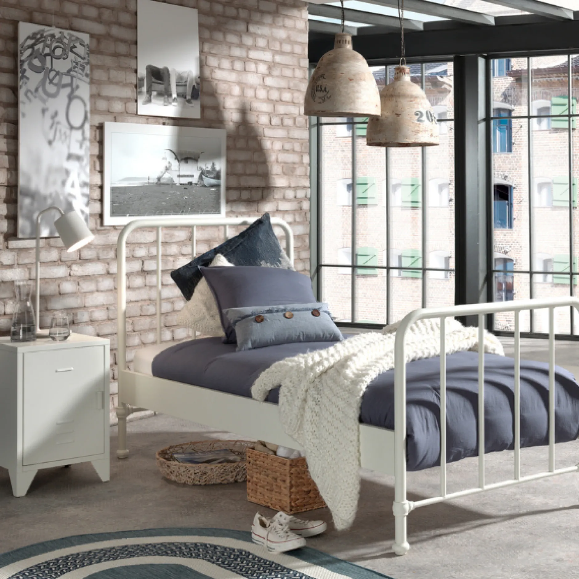 Bett Bronxx Metall 90x200 (inkl. Lattenrost) mit Nachttisch - mattweiß