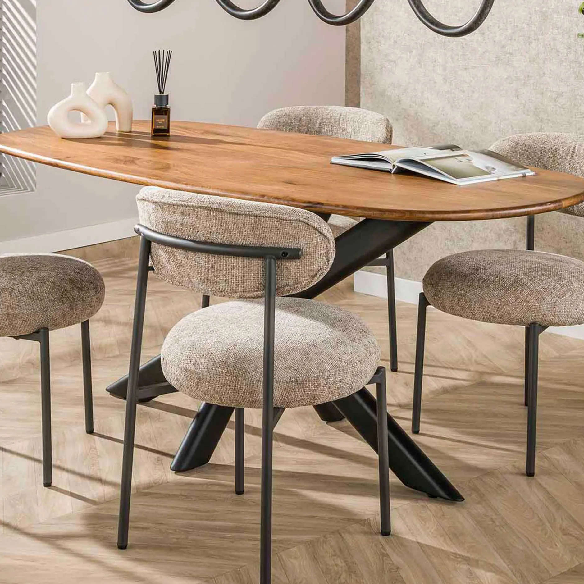 Cliff Oval Tube 180 cm Esstisch (Sand)
