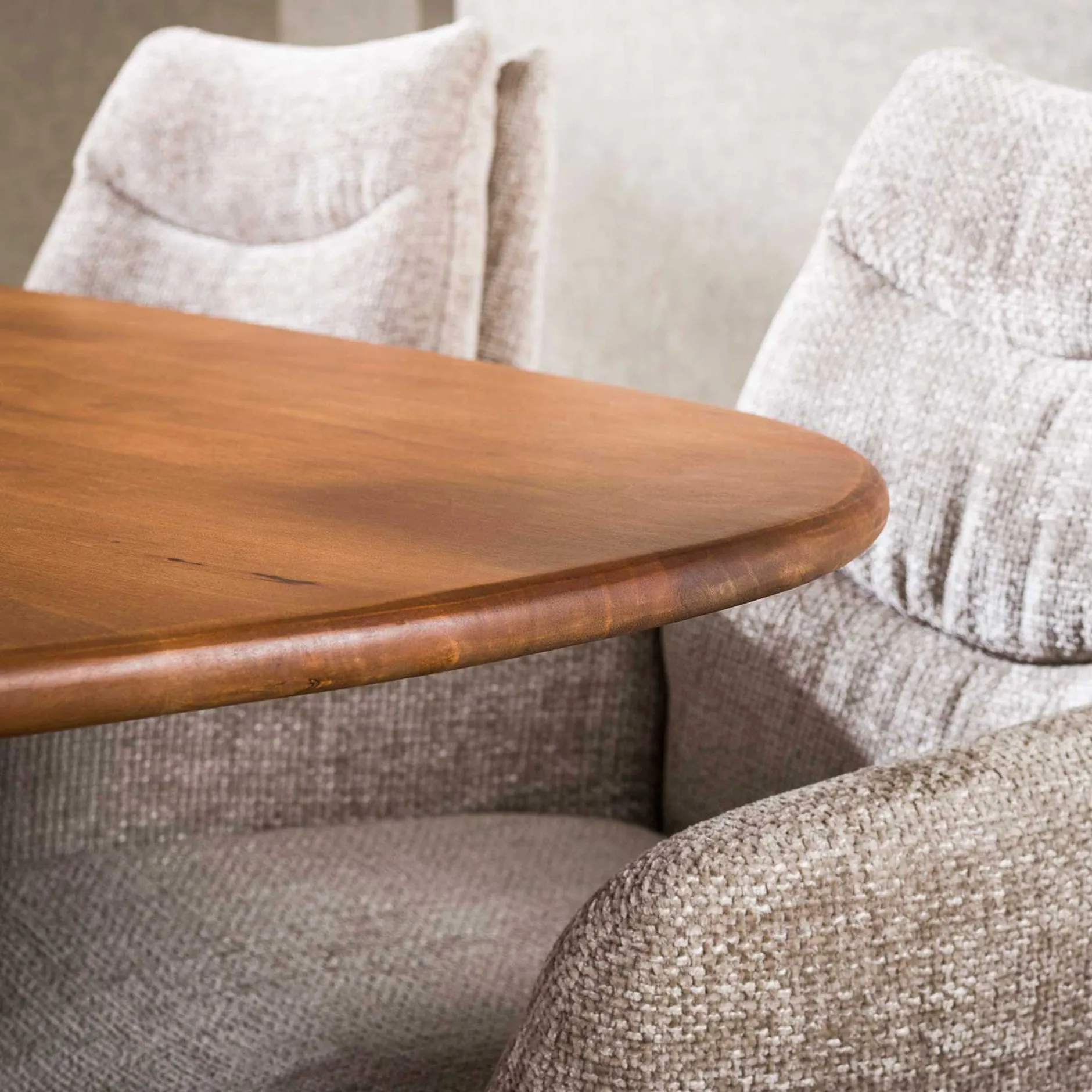 Cliff Oval Tube 180 cm Esstisch (Sand)