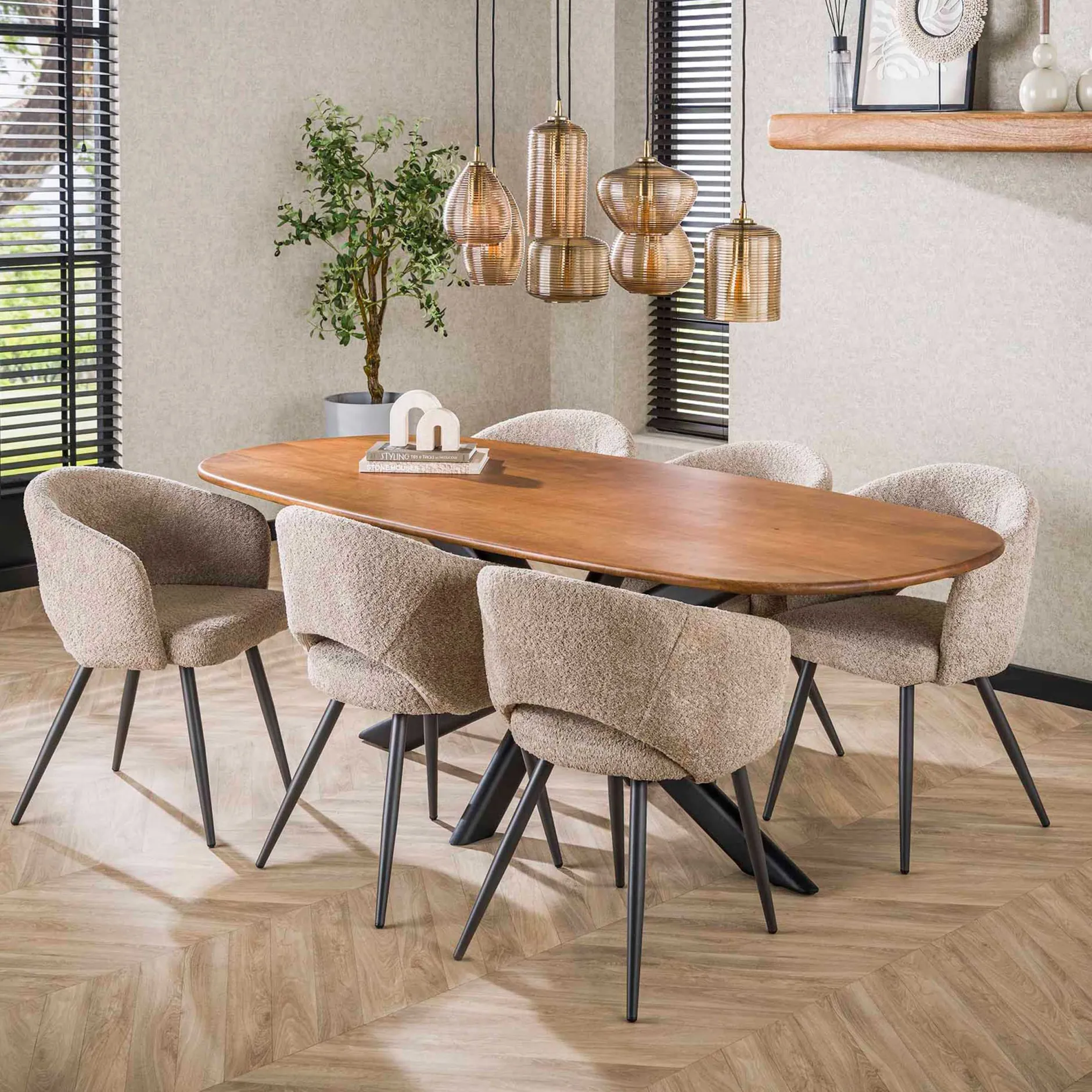 Cliff Oval Tube Esstisch 215cm - Mango Sand