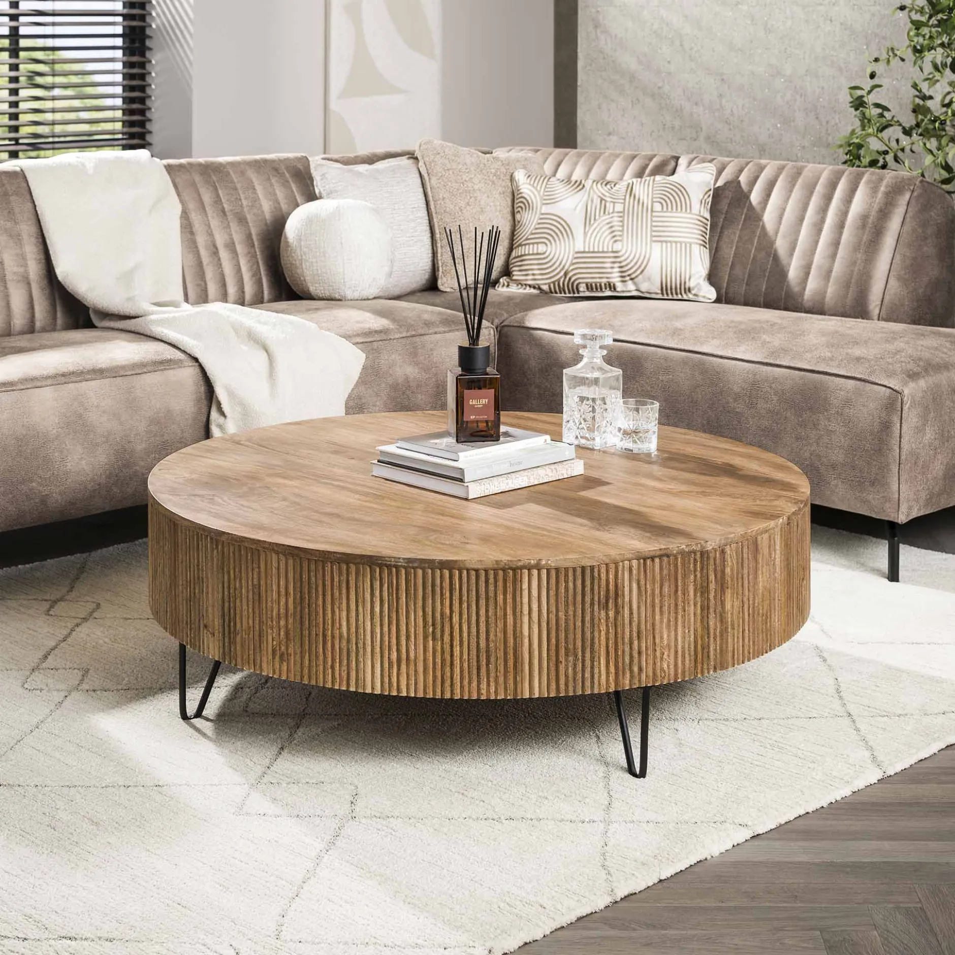 Couchtisch Wave - Ø120x38cm - Mangoholz massiv