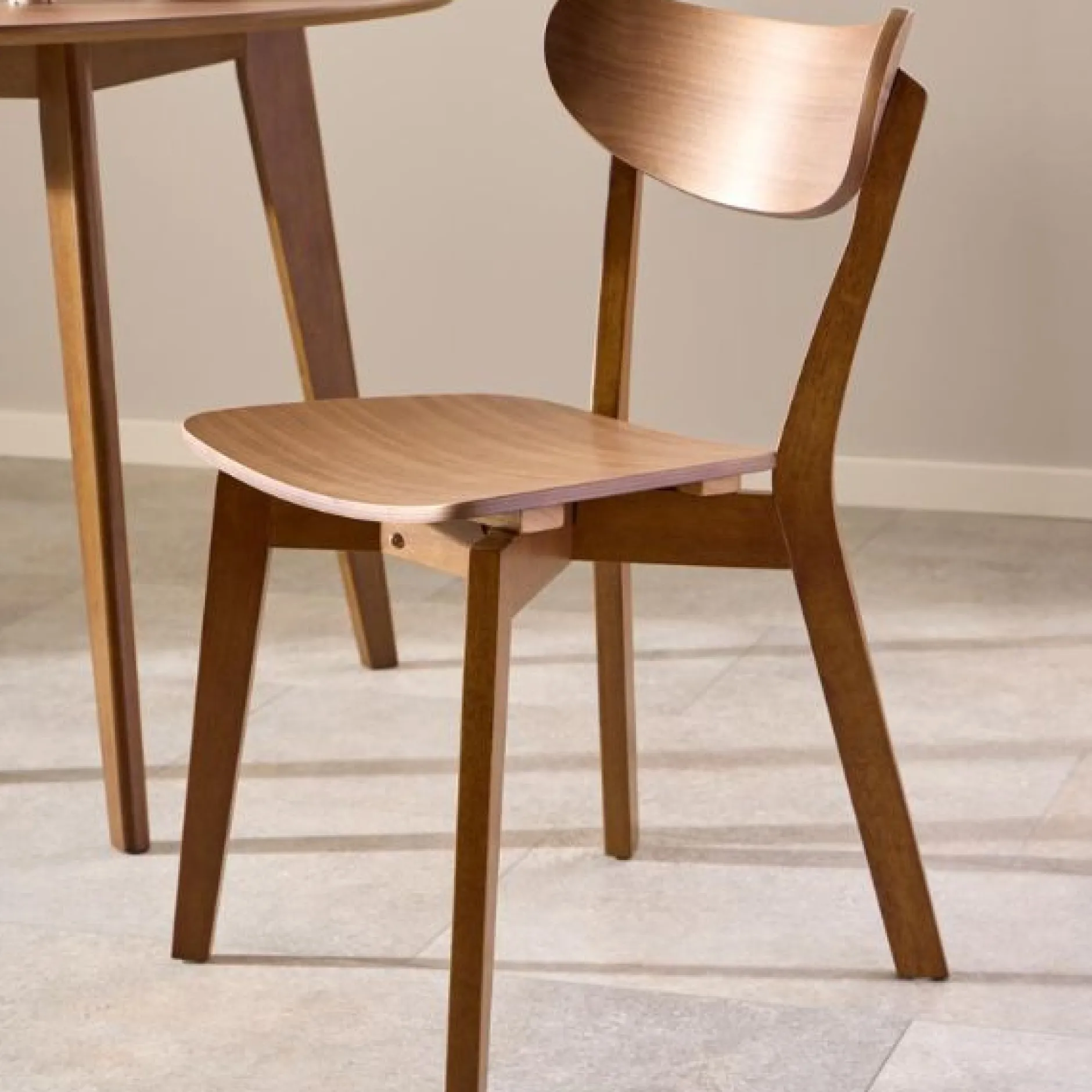 Esszimmerstuhl Rover - 45x55x79,5cm - Walnussfurnier