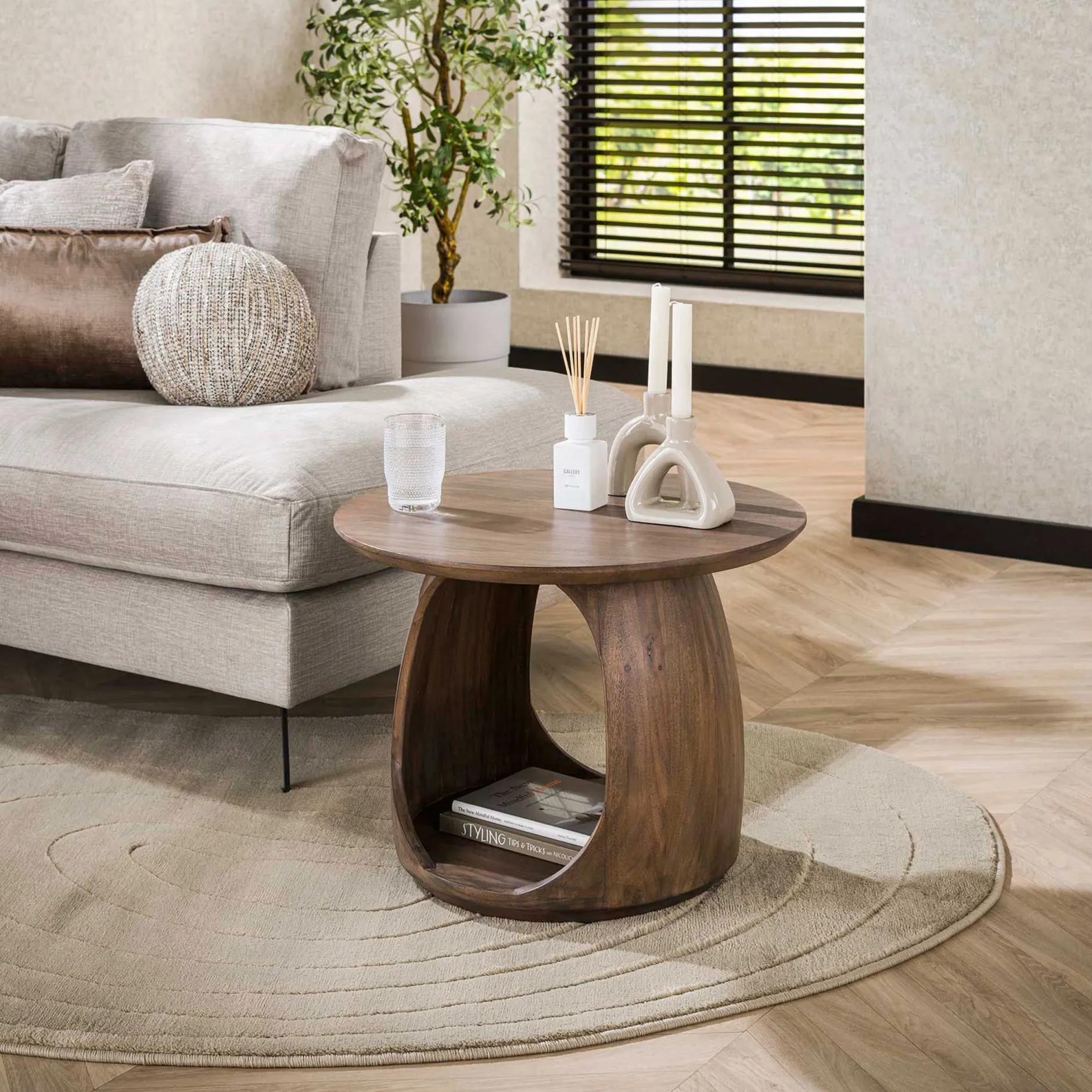 Flow Solid M Beistelltisch: Acacia Glaze Brown