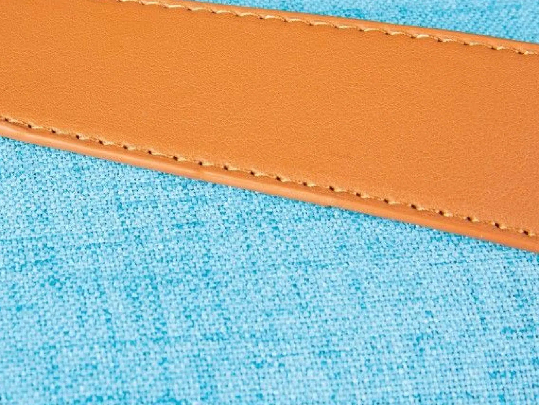 Fußhocker Dilia mit Stauraum - blau