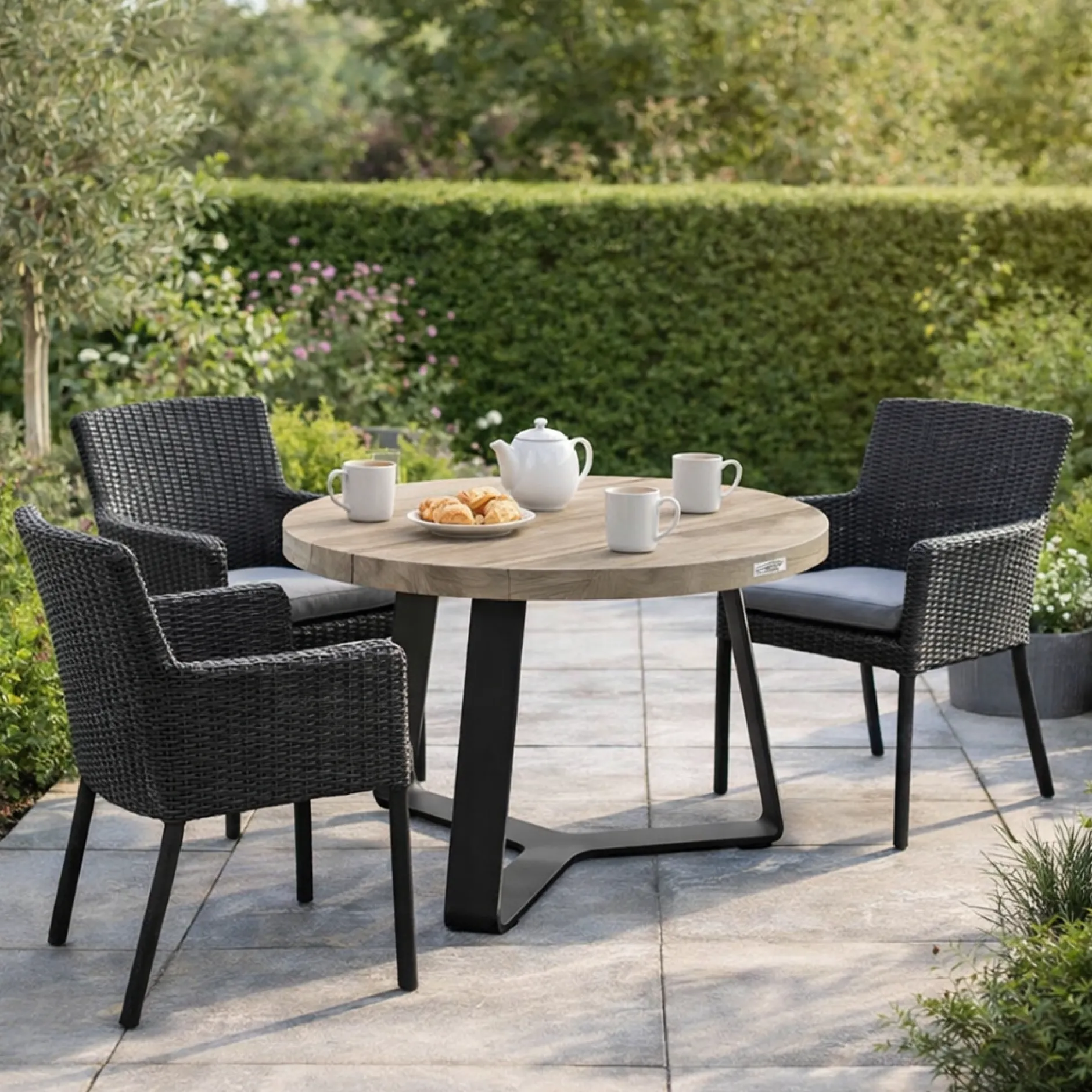Gartentisch Margarite Ø70 Gescova - Teakholz & schwarzer Stahl