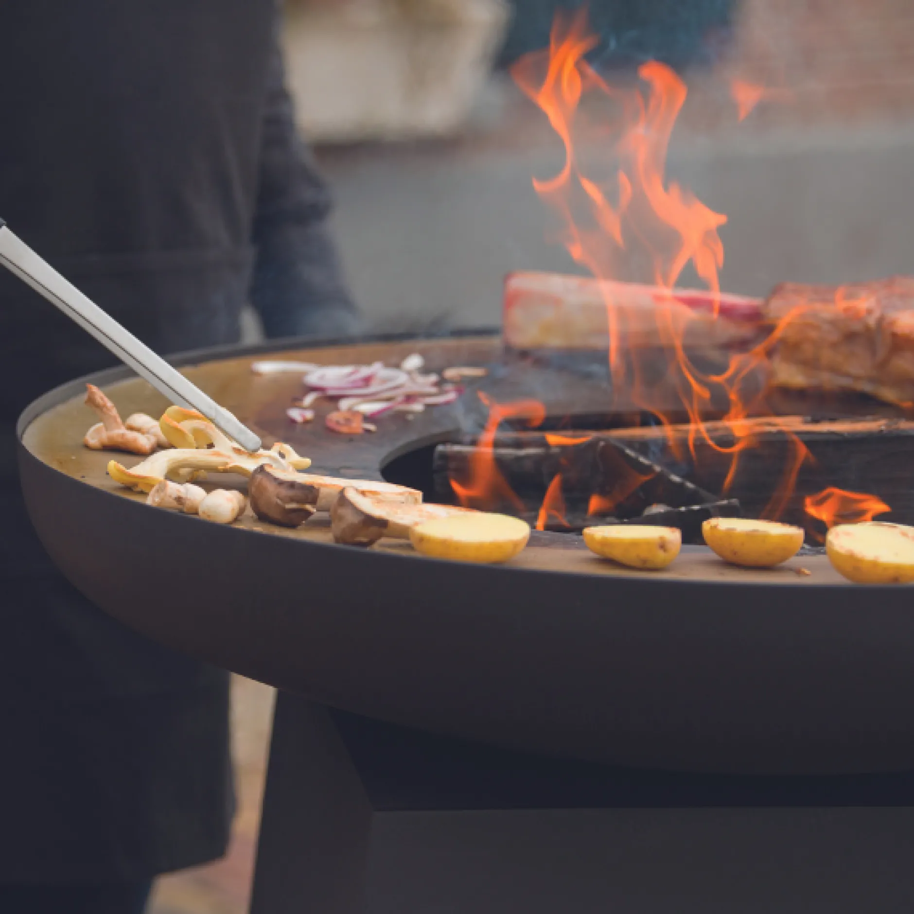 Grill mit Holzlagerung Oryx Stahl - schwarz