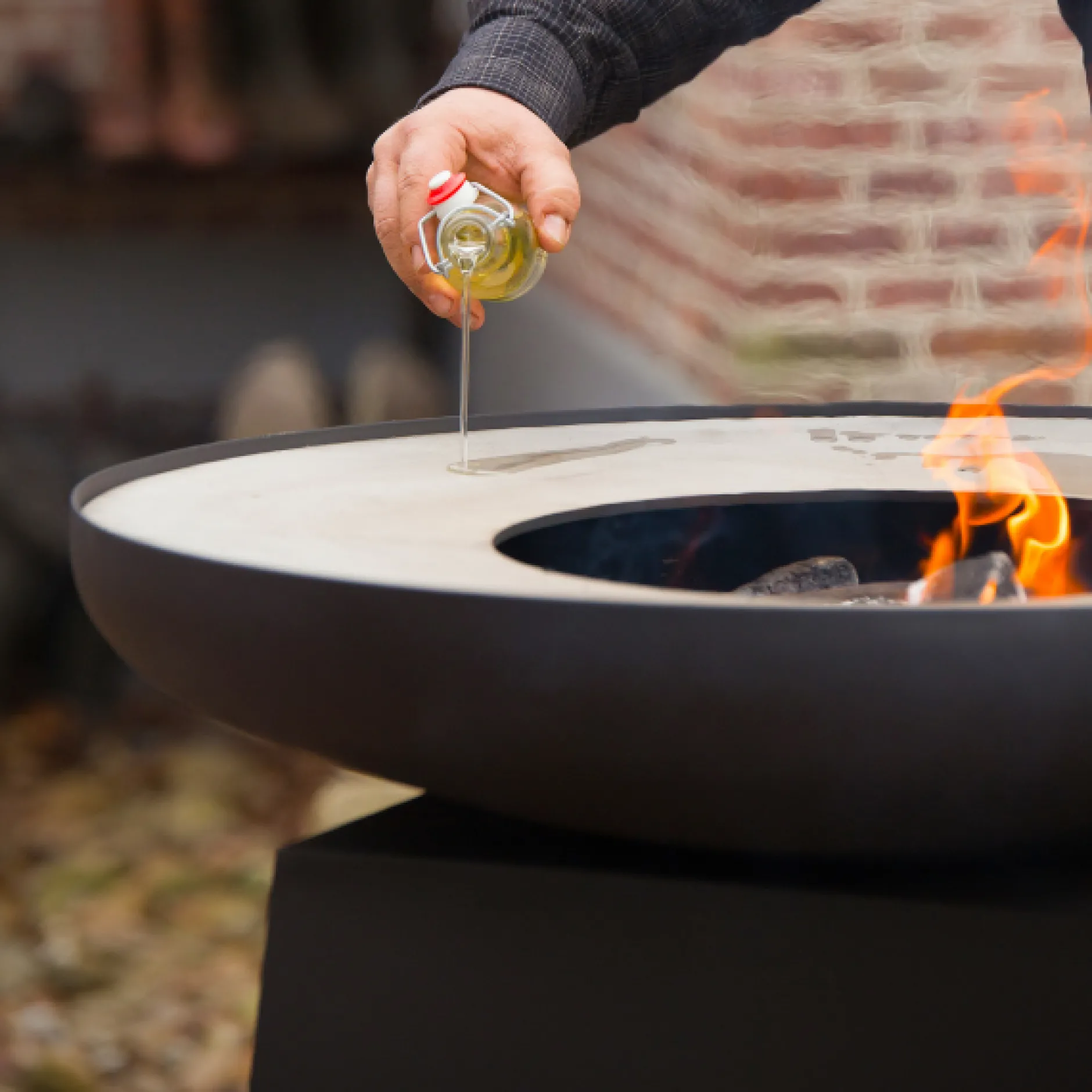 Grill mit Holzlagerung Oryx Stahl - schwarz