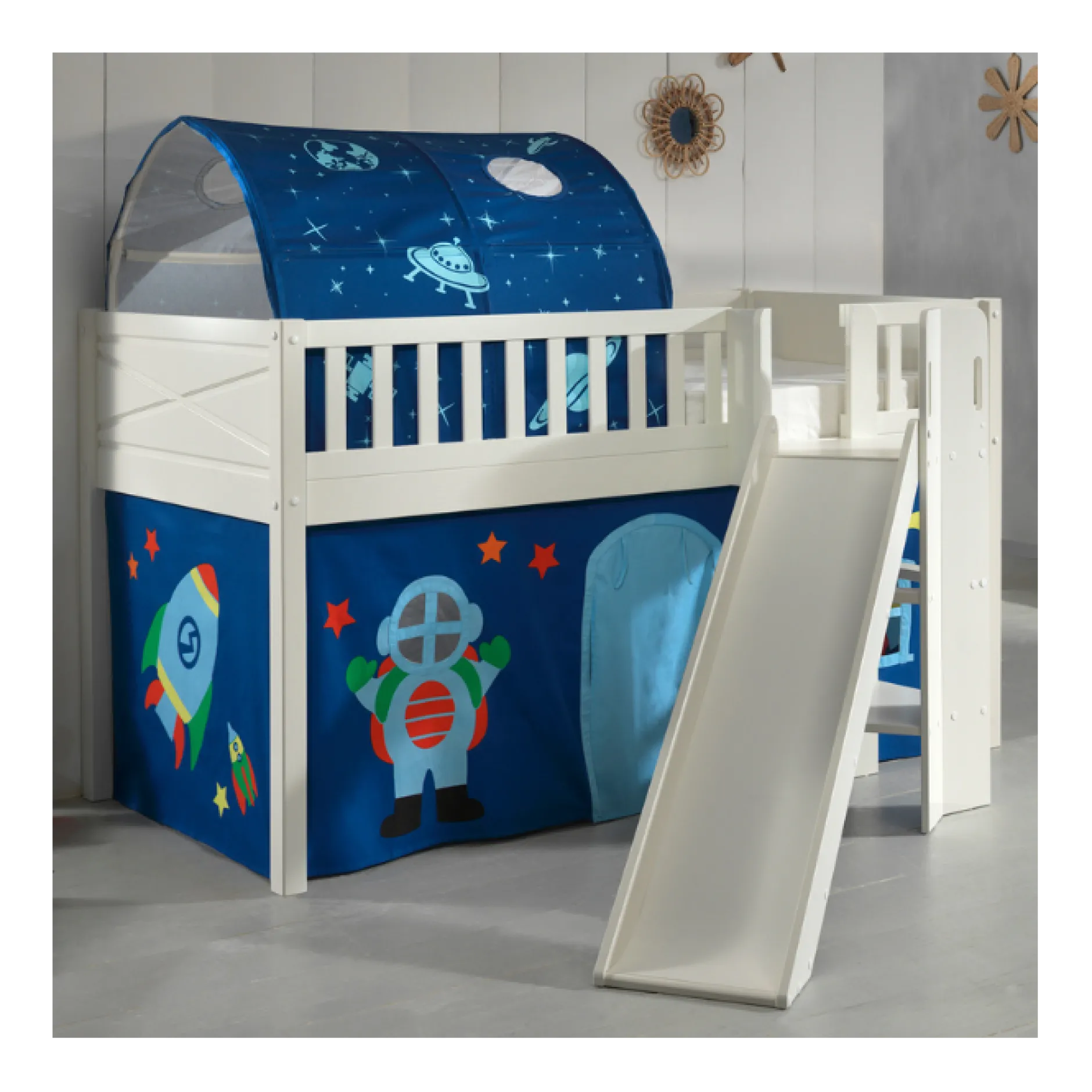 Halbhochbett Scottie 90x200 cm mit Rutsche, Astronautenspielvorhang und Betttunnel-weiß