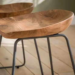 Hocker Elena - Akazie