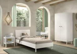 Kinderzimmer Forrest: Nachttisch, Bett 90x200, Kleiderschrank - Weißbuche