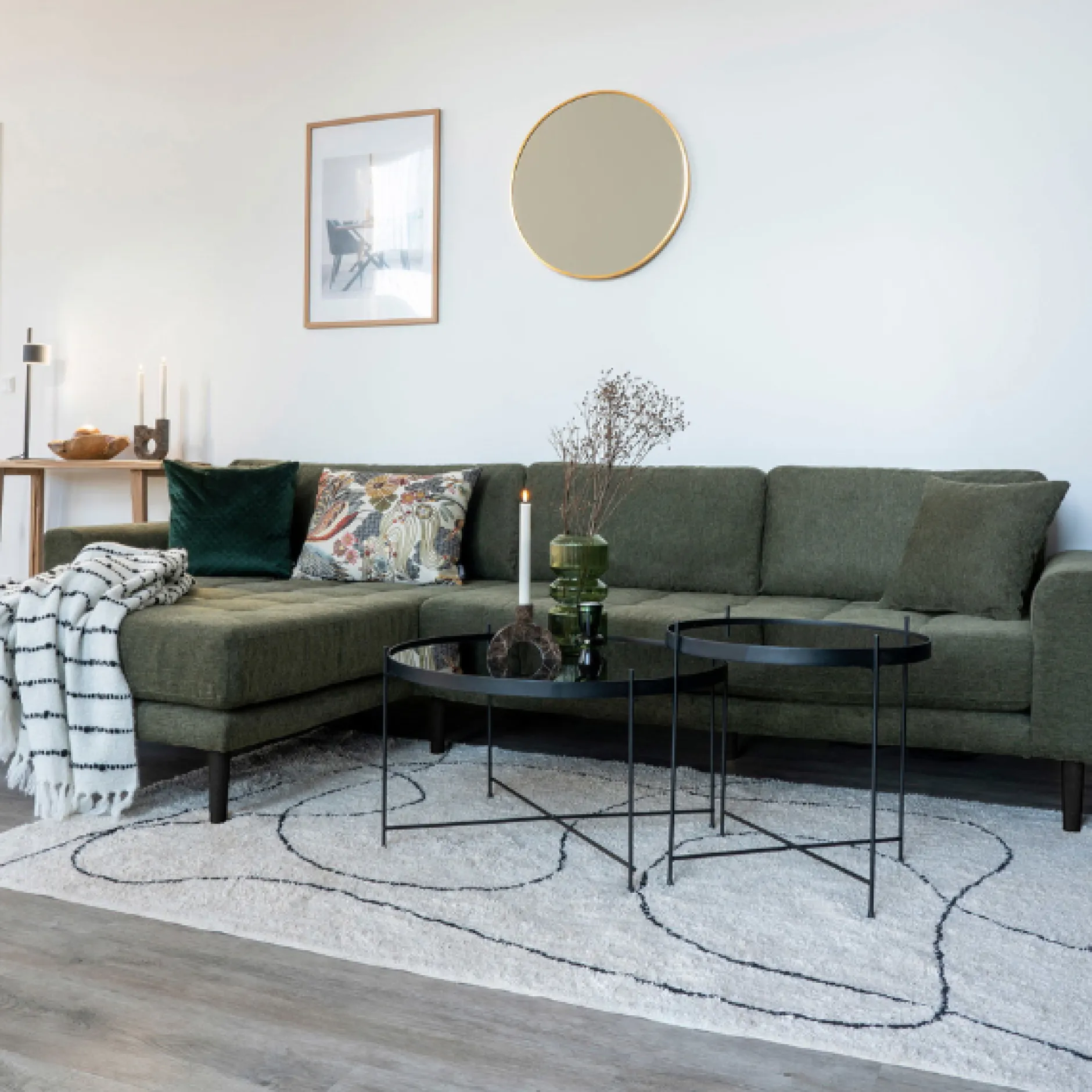 Olivgrünes Lido Lounge Sofa mit vier Kissen