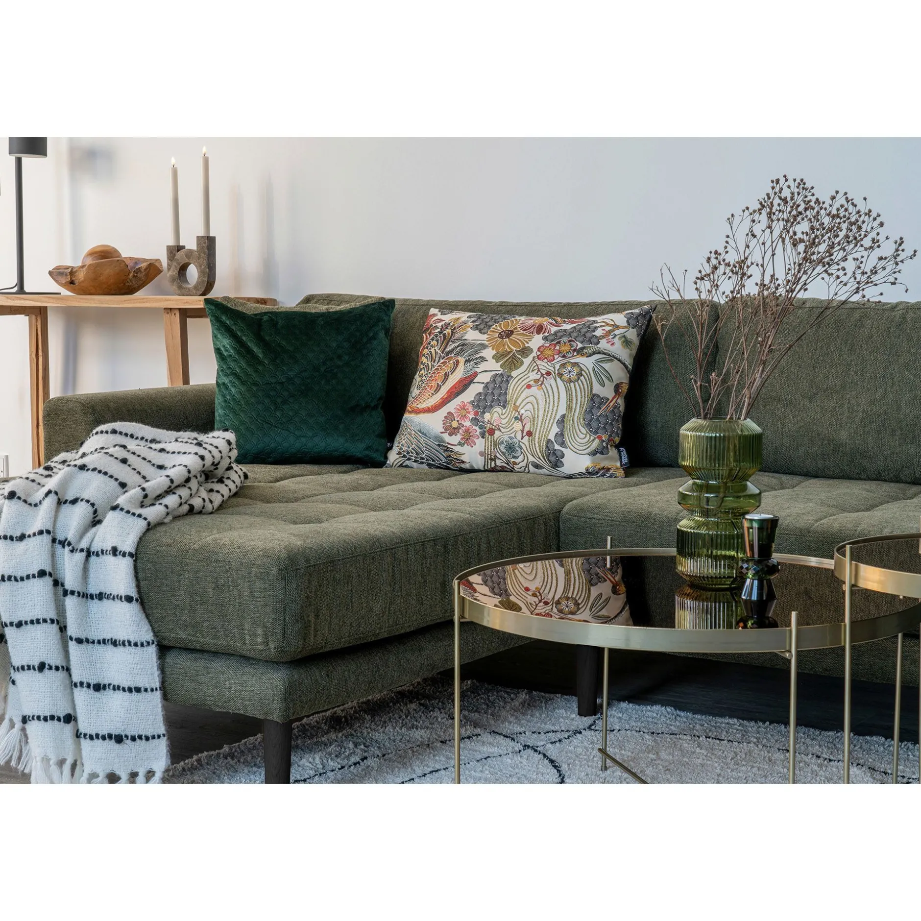 Olivgrünes Lido Lounge Sofa mit vier Kissen