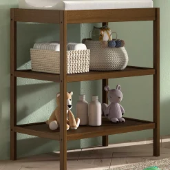 Pflegetisch Dino mit zwei Einlegeböden - Massivholz Buche - Farbe Walnuss