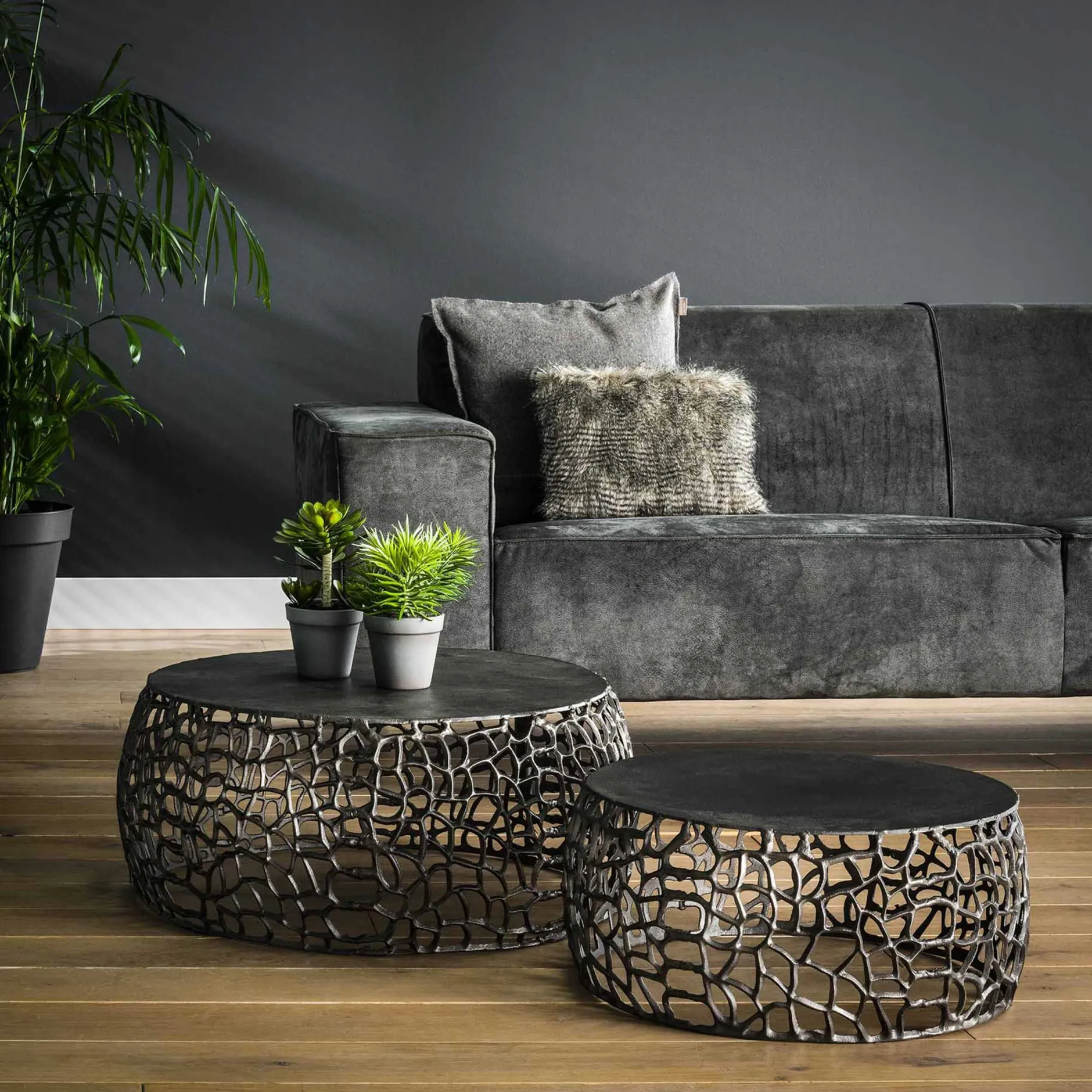 Satz von 2 Couchtischen Lou