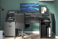 Schreibtisch-Gaming mit LED-Streifen