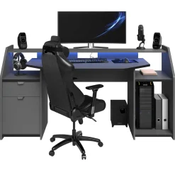 Schreibtisch-Gaming mit LED-Streifen