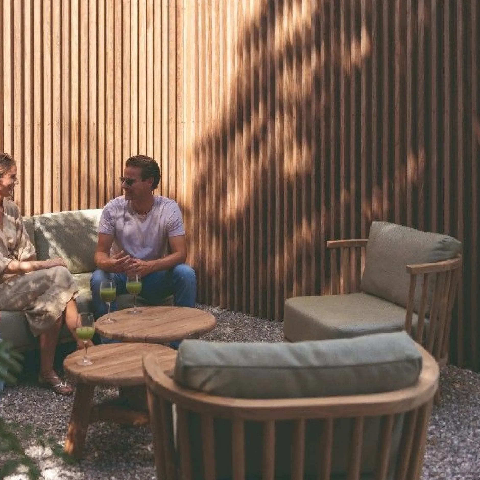 Sessel Fez Outdoor - Teakholz mit grünem Sunbrella-Kissen - 81x75x75 cm