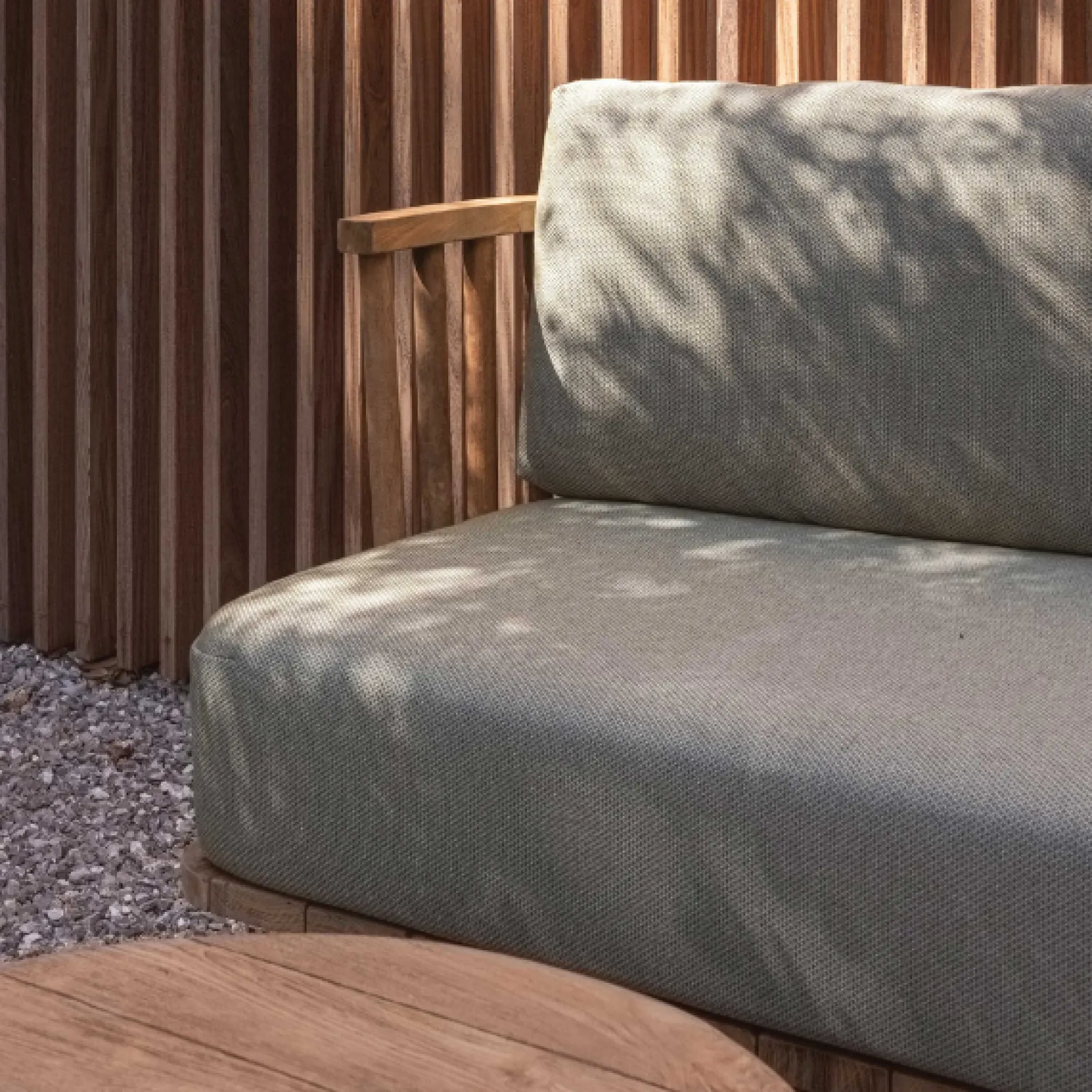 2-sitziger Gartenstuhl Fez gescova - recyceltes Teakholz - Sitzkissen salbei grün