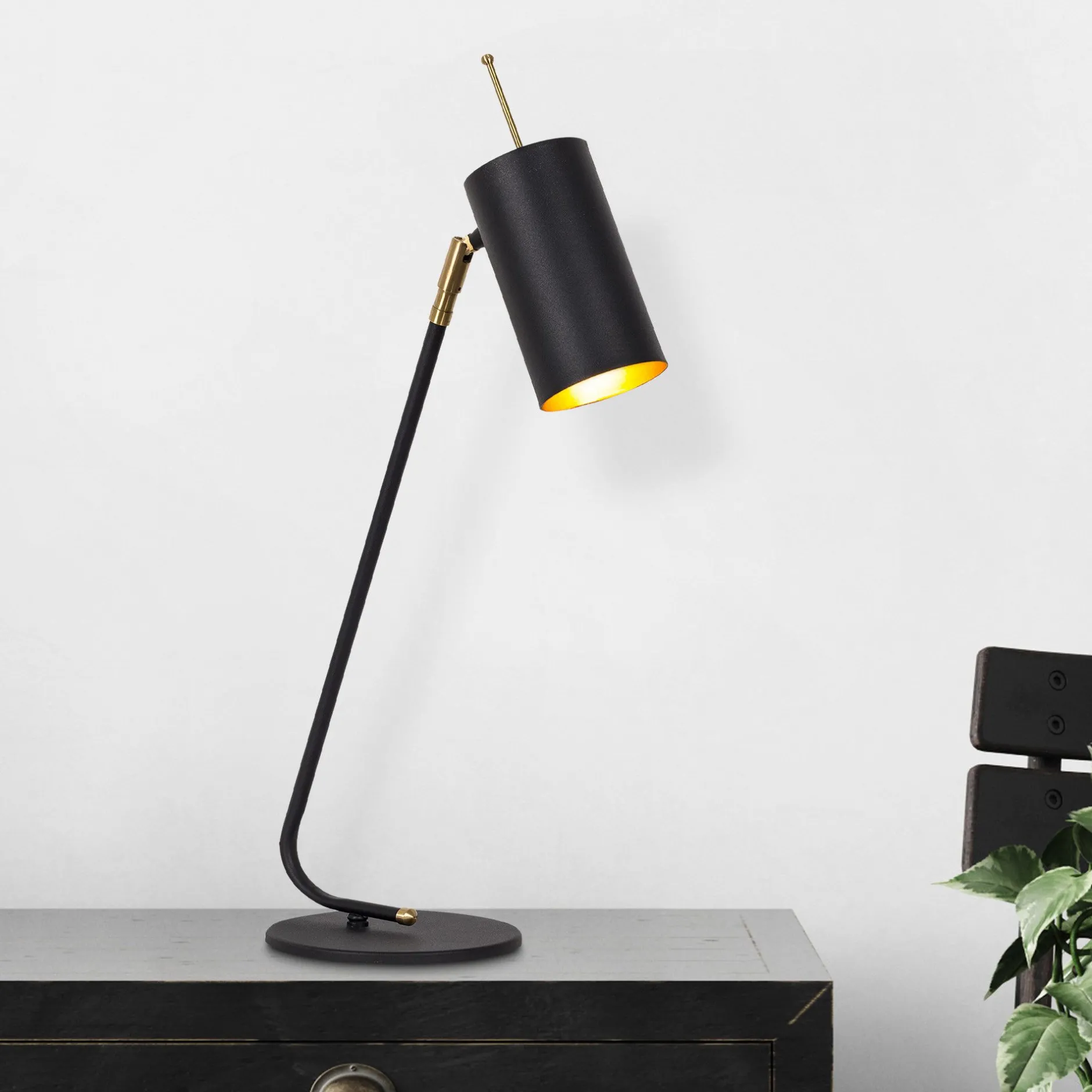 Sivani Tischlampe | IRON BODY | Schwarz, Gold