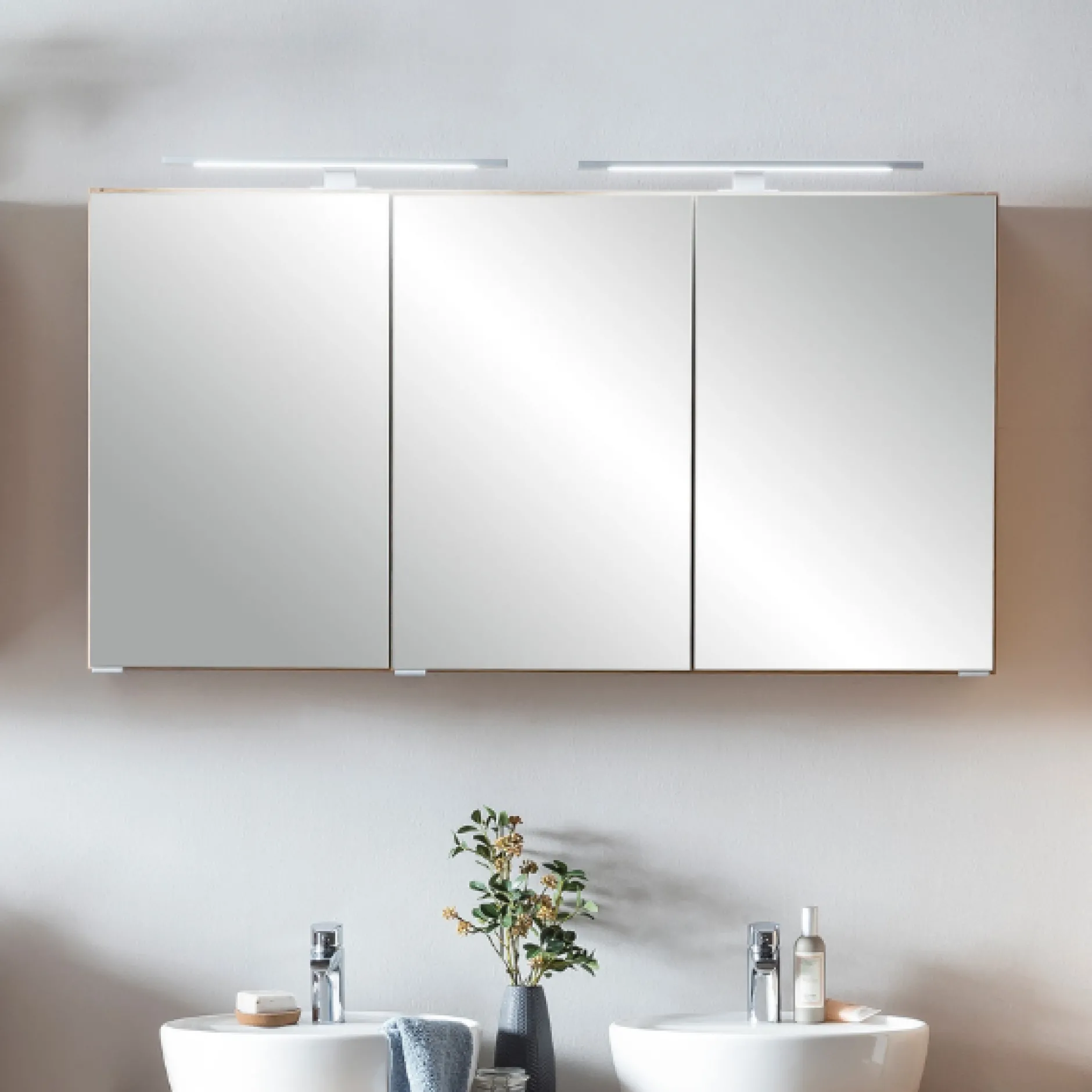 Spiegelschrank Vikas 120cm 3 Türen mit Beleuchtung - Eiche