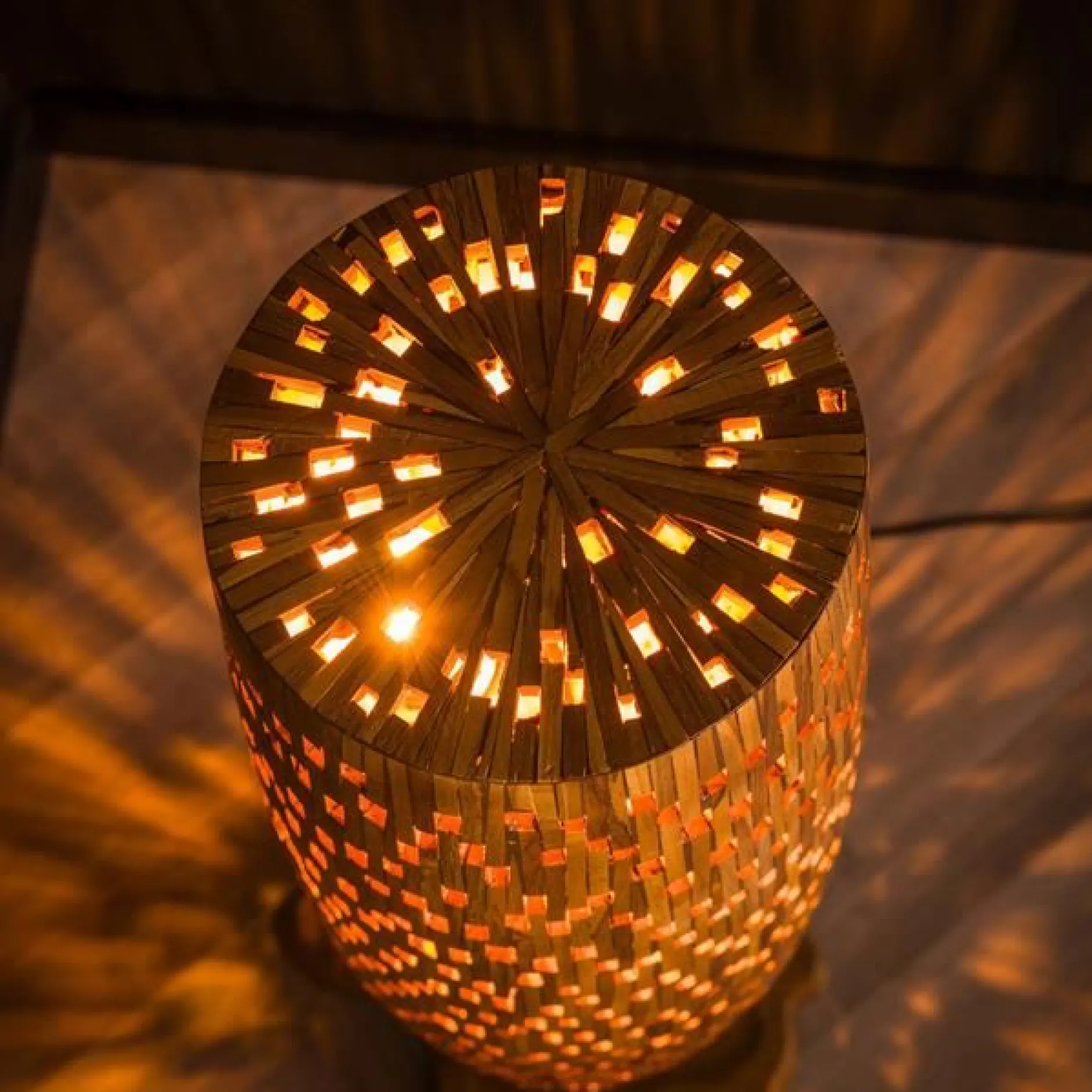 Stefanos Stehlampe 145 cm-recyceltes Teakholz