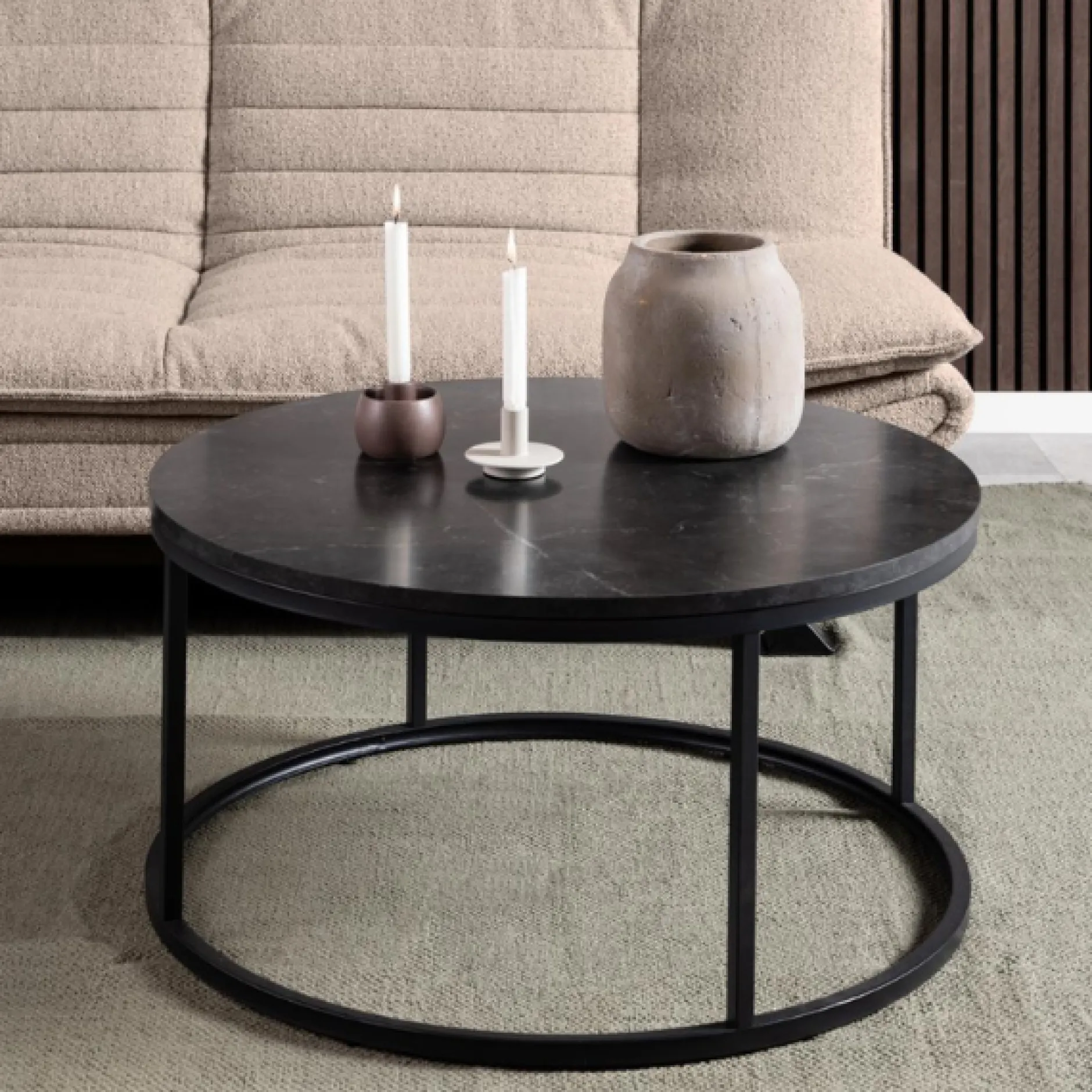 Stilvoller Spiro Couchtisch: Schwarze Marmorplatte, 80x40cm