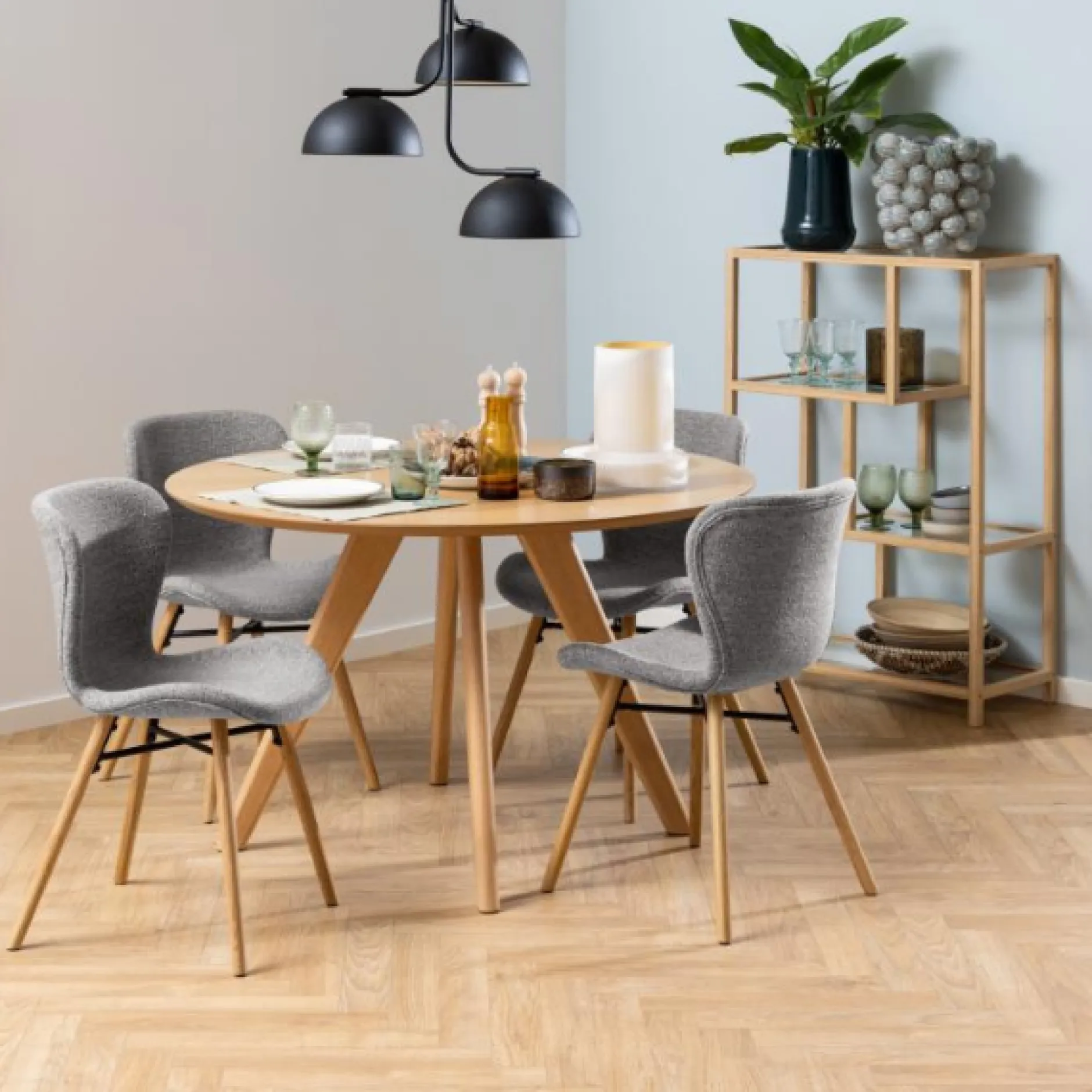 Stuhl aus Stoff Tilda mit schrägen Beinen - grau/gelb