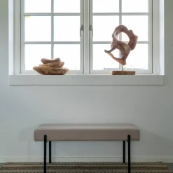 Swindon Bank - Stein mit schwarzen Beinen, modernes Design, 100 cm.
