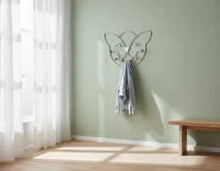 Wandgarderobe aus Aluminium mit 6 Holzhaken - 3 kg Kapazität