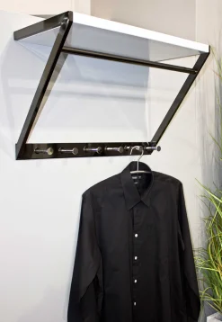 Wandgarderobe mit 5 Knöpfen | 60 x 29 x 40 cm | weiß-schwarz