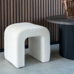 Weißer Bouclé-Pouf - Bequem und stilvoll 41x36,5 cm