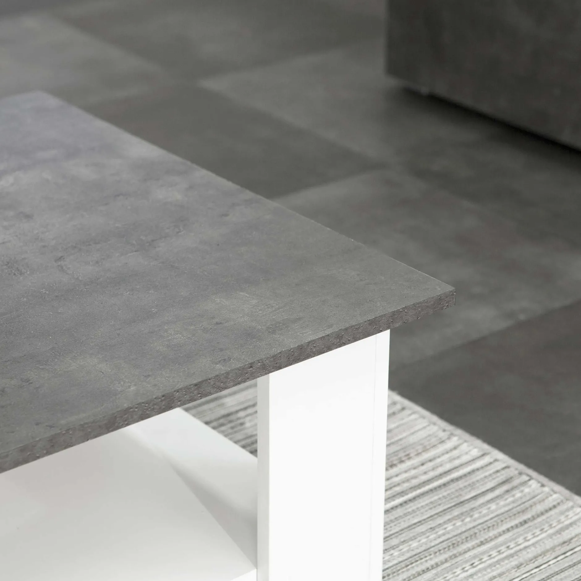 Zweite Chance Couchtisch Quadratisch 67x67 - Weiß/Beton